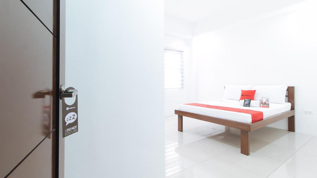 Reddoorz Plus At Dbuilders Poblacion Bgc Taguig Zewnętrze zdjęcie