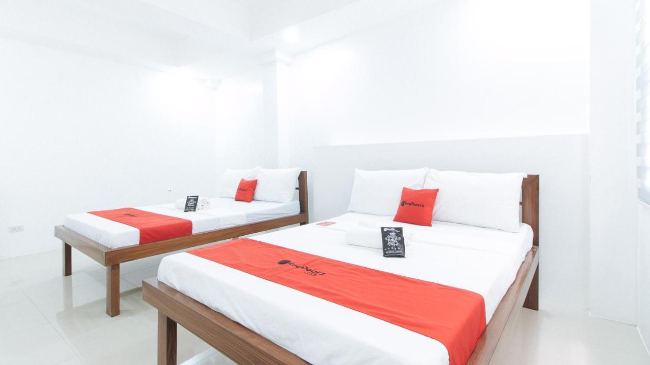 Reddoorz Plus At Dbuilders Poblacion Bgc Taguig Zewnętrze zdjęcie