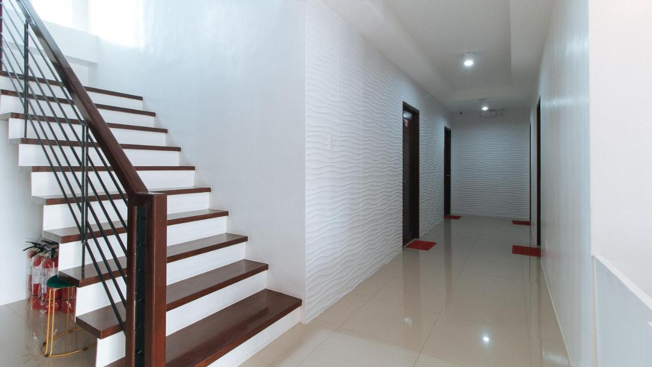 Reddoorz Plus At Dbuilders Poblacion Bgc Taguig Zewnętrze zdjęcie